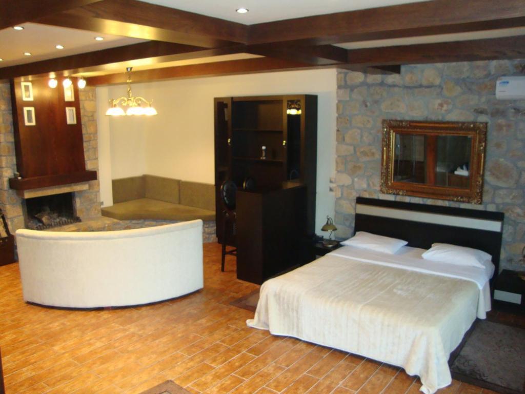 Nymfes Hotel Káto Loutrákion Rom bilde