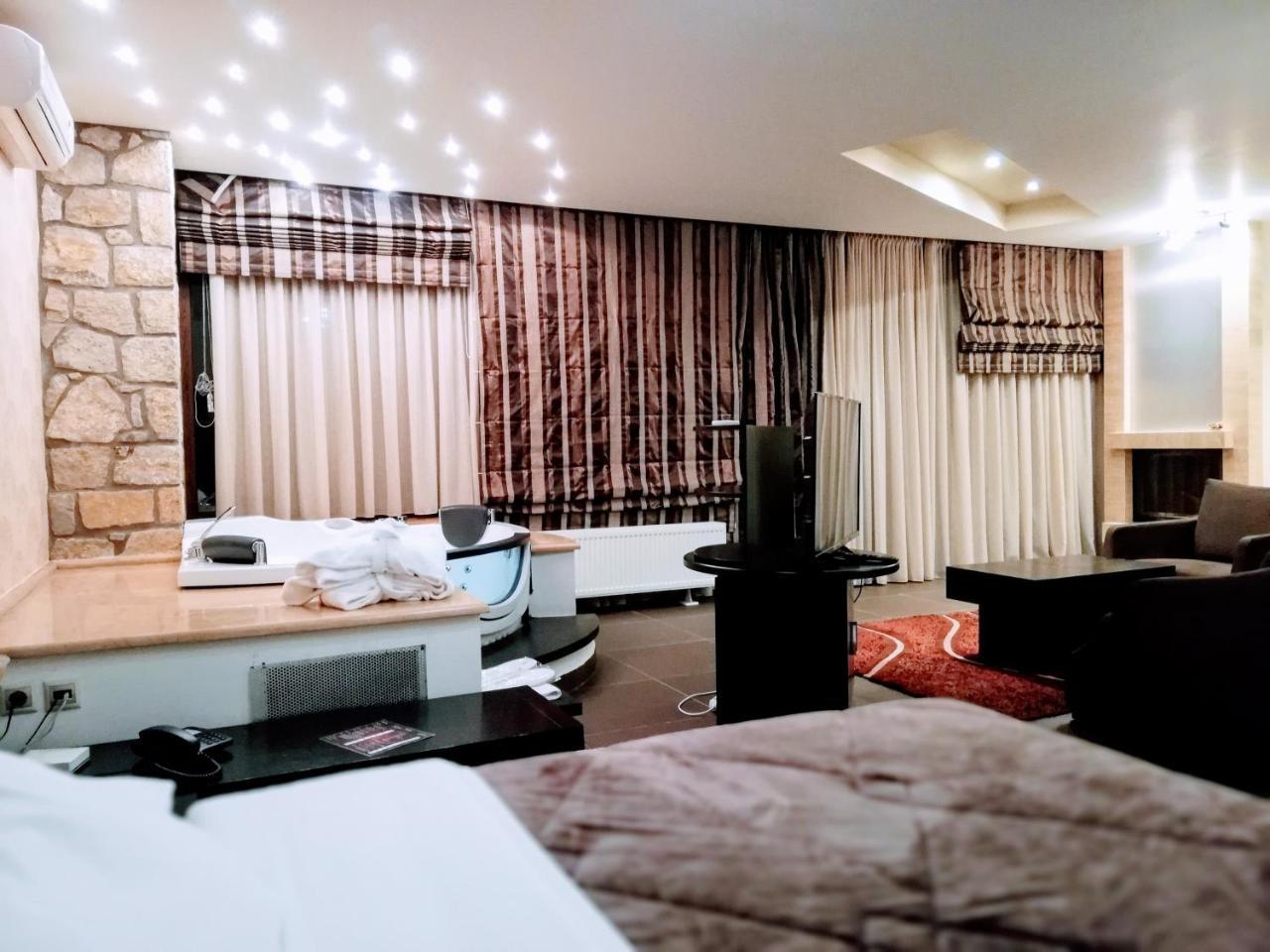 Nymfes Hotel Káto Loutrákion Eksteriør bilde
